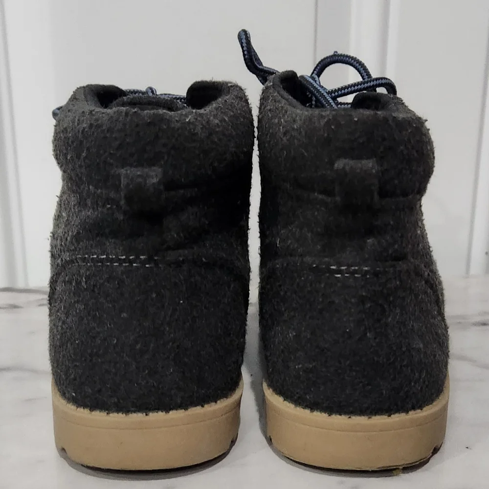 Gymboree grey fleece lace up boots boys size 13 EUC